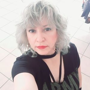 Meet your Posher, Amalia